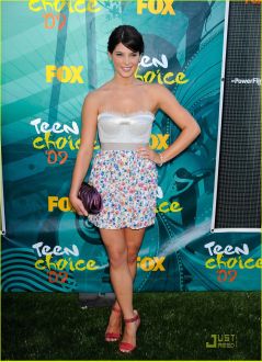 Nude photos of Ashley Greene being used to hack into computers?